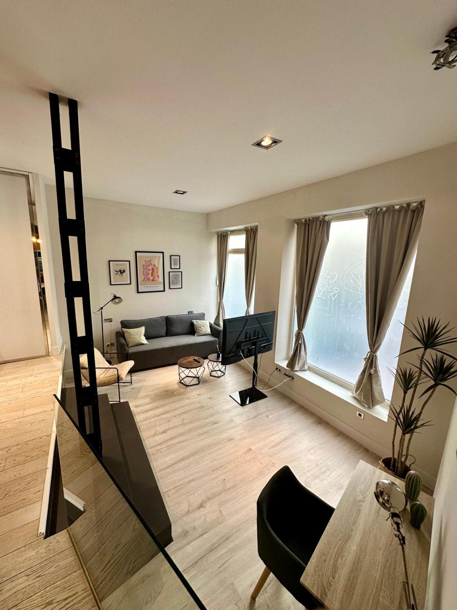 Apartamento Amplio Y Moderno Piso En El Centro De *